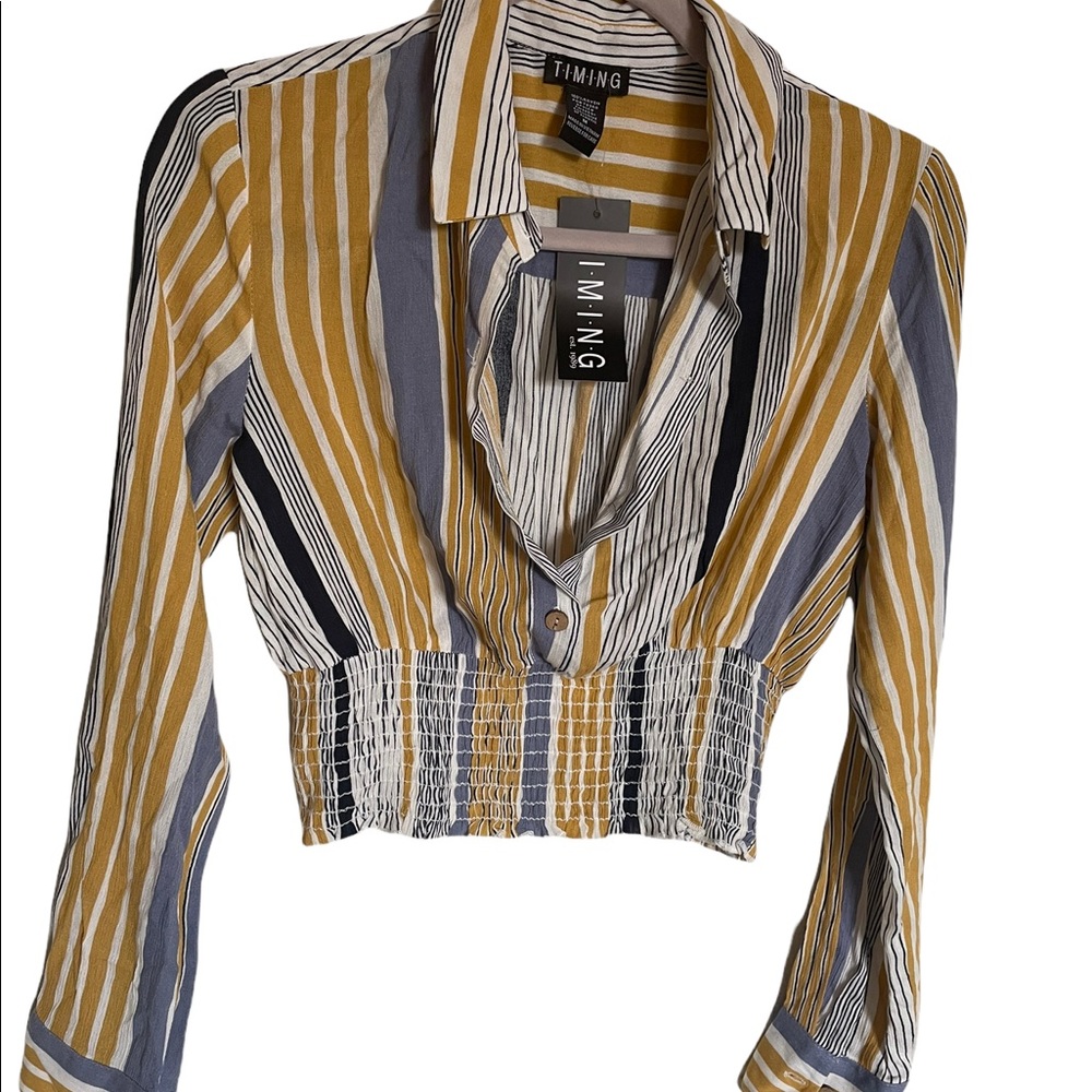Crop top Blouse. Never worn . Size M